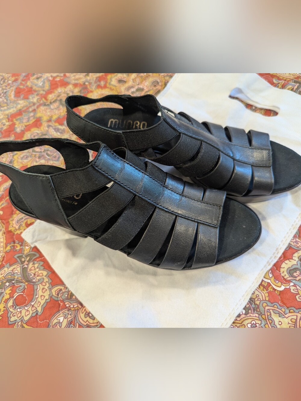 Munro Black Women's Strappy Comfort Sandals